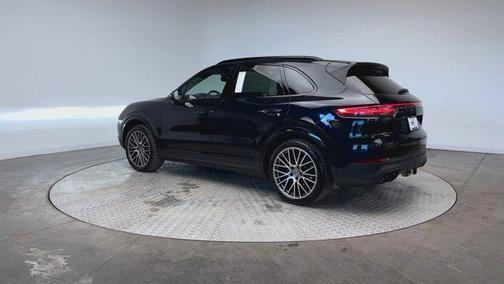 2023 Porsche Cayenne Platinum Edition