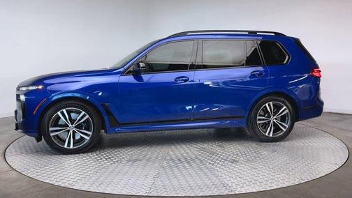 2024 BMW X7 M60i