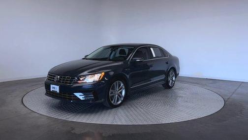 Urano Gray 2017 Volkswagen Passat 1.8T R-Line