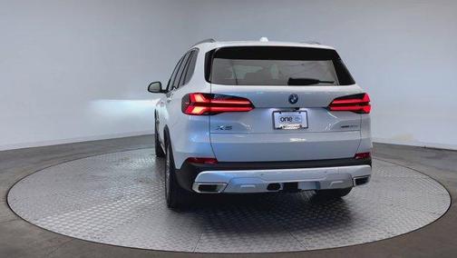 Mineral White Metallic 2026 BMW X5 PHEV xDrive50e