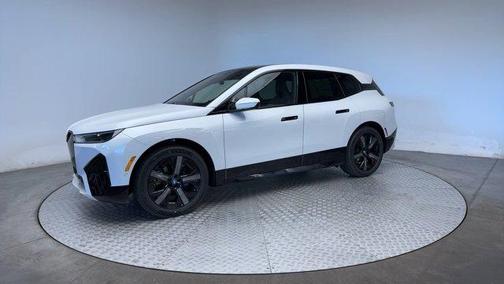 2025 BMW iX xDrive50