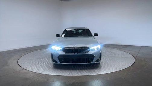 2025 BMW 330 i xDrive