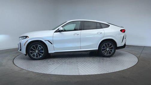 Mineral White Metallic 2027 BMW X6 xDrive40i
