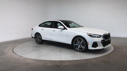 2025 BMW 550e xDrive