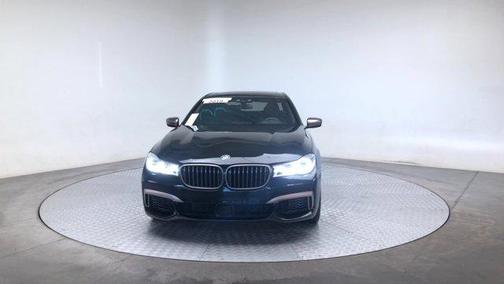 Photo 3 of 30 of 2019 BMW M760 i xDrive