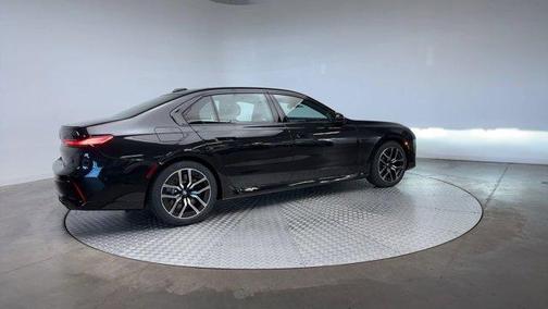 2025 BMW 760 760i xDrive