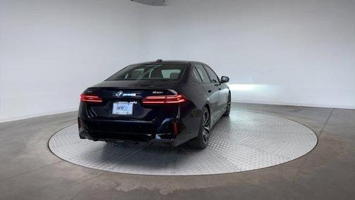 Carbon Black Metallic 2024 BMW 530 i xDrive