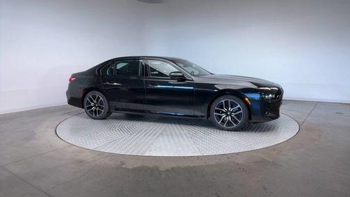 2025 BMW 760 760i xDrive