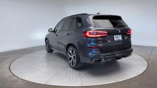 2022 BMW X5 M50i