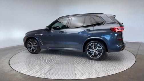 2022 BMW X5 M50i