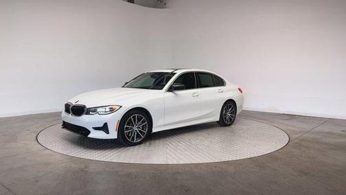2019 BMW 330 i