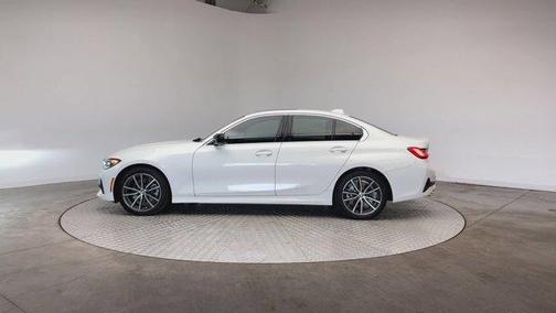 2019 BMW 330 i