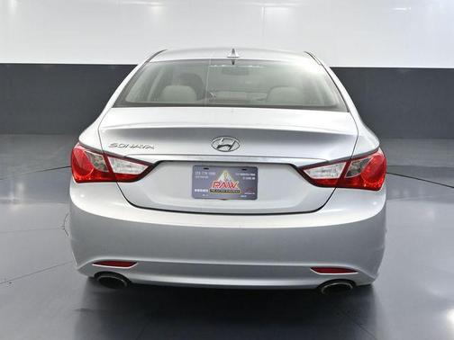 2013 Hyundai SONATA SE