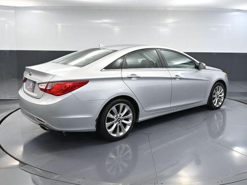 2013 Hyundai SONATA SE