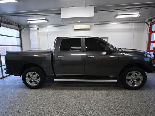 Granite Crystal Metallic Clearcoat 2018 RAM 1500 Big Horn