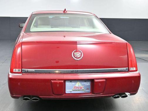2011 Cadillac DTS Luxury Collection