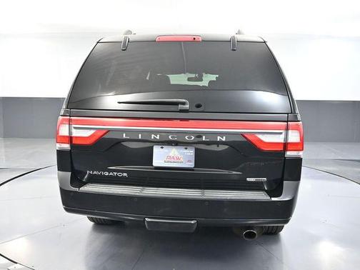 2015 Lincoln Navigator Base
