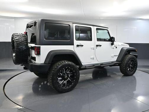 Bright White Clearcoat 2012 Jeep Wrangler Unlimited Rubicon