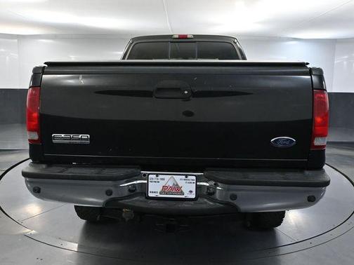 Black Clearcoat 2005 Ford F-350 Lariat