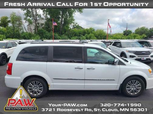 2014 Chrysler Town & Country Touring-L