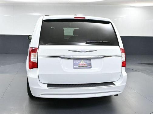 2014 Chrysler Town & Country Touring-L