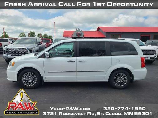 2014 Chrysler Town & Country Touring-L
