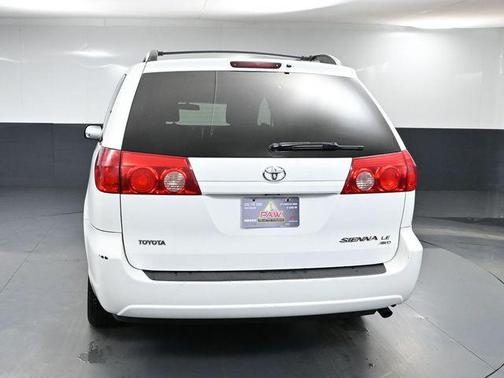 2010 Toyota Sienna LE