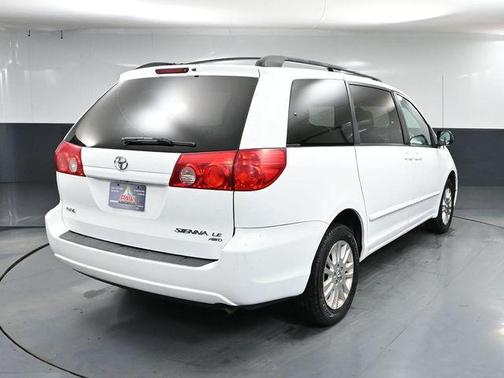 2010 Toyota Sienna LE