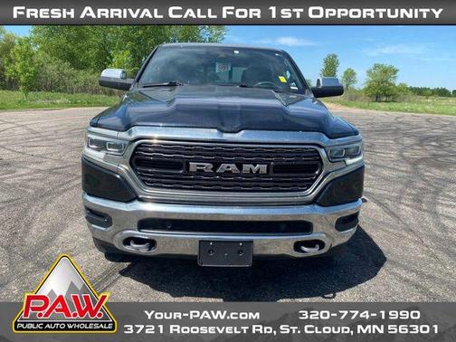 Diamond Black Crystal Pearlcoat 2019 RAM 1500 Limited