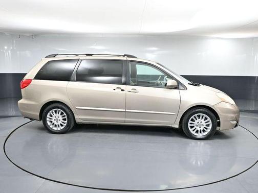 2008 Toyota Sienna XLE