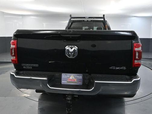 2021 RAM 3500 Big Horn Crew Cab 4x4 8' Box