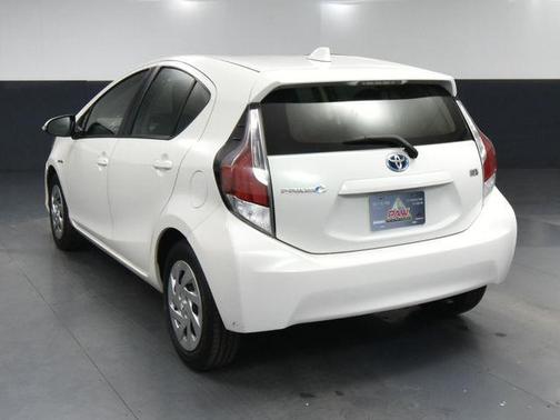 2016 Toyota Prius c One