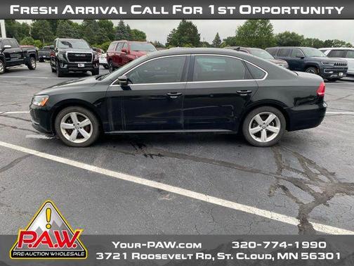 2013 Volkswagen Passat 2.0 TDI SE w/ Sunroof