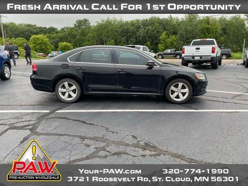 2013 Volkswagen Passat 2.0 TDI SE w/ Sunroof