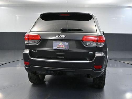 Granite Crystal Metallic Clearcoat 2015 Jeep Grand Cherokee Overland