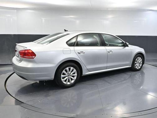 2014 Volkswagen Passat 1.8T S