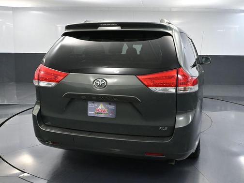 2014 Toyota Sienna XLE