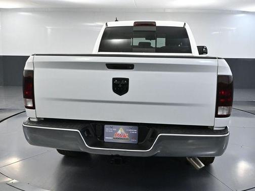 Bright White Clearcoat 2017 RAM 1500 SLT