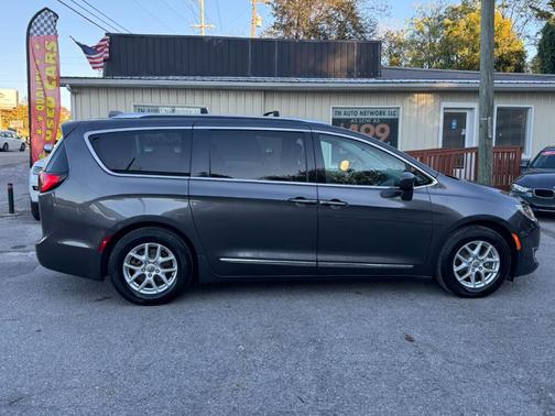 2020 Chrysler Pacifica Touring-L