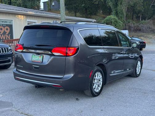 2020 Chrysler Pacifica Touring-L