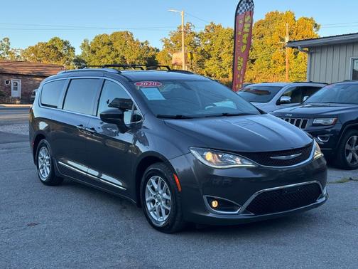 2020 Chrysler Pacifica Touring-L
