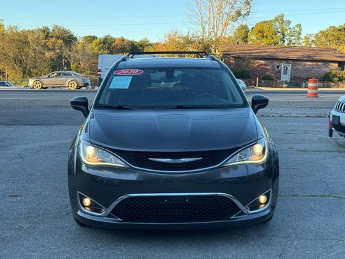 2020 Chrysler Pacifica Touring-L