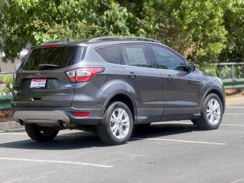 Magnetic 2018 Ford Escape SE