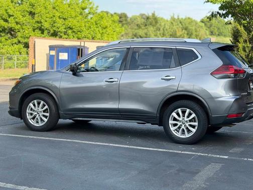 Gun Metallic 2020 Nissan Rogue SV