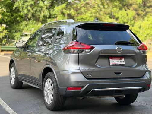 Gun Metallic 2020 Nissan Rogue SV