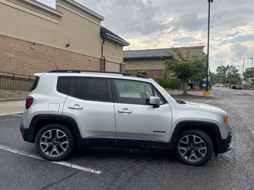 Glacier Metallic 2016 Jeep Renegade Latitude