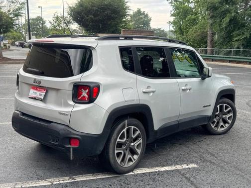 Glacier Metallic 2016 Jeep Renegade Latitude