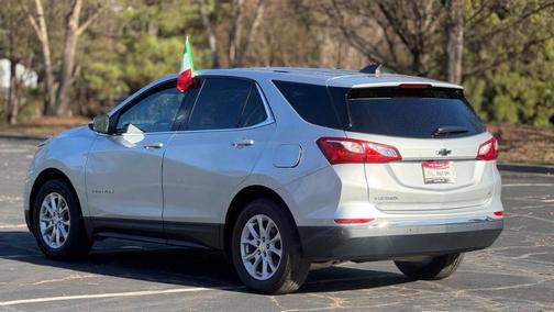 Silver Ice Metallic 2019 Chevrolet Equinox 1LT