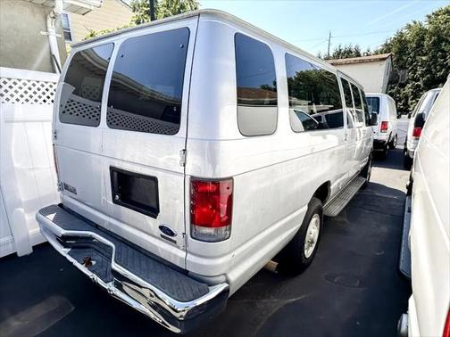 2004 Ford E350 Super Duty XL Wagon