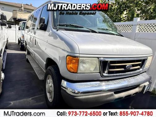 2004 Ford E350 Super Duty XL Wagon
